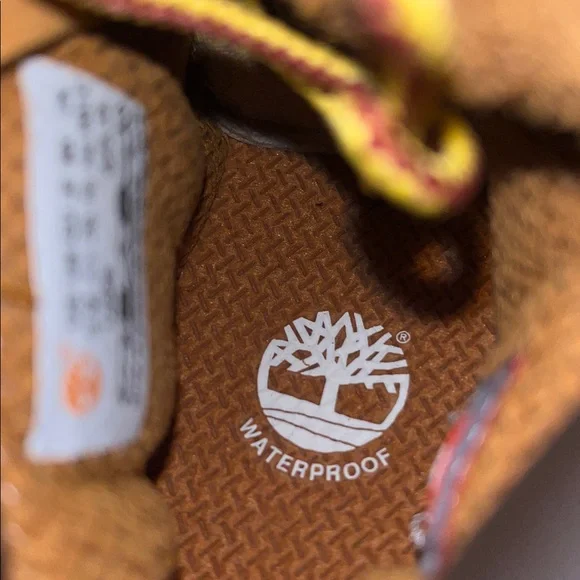 Timberland boots kid size 9, like new - Picture 12 of 12